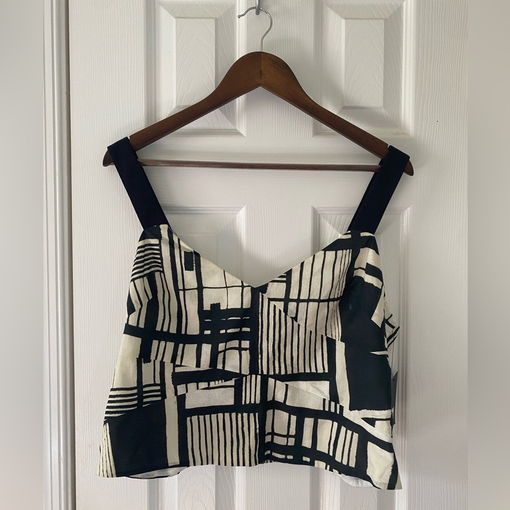 DKNY Black and White Geometric Women's Crop Top